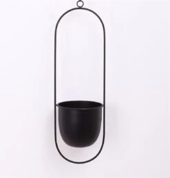 Be-Inspired® Hangende Bloempot Ovaal - Bloempot Binnen - Voor Hangplant – Plant Bloem Pot Met Opknoping – Plantenhanger - Plantenbak - Industrieel – Scandinavisch - Metaal - Zwart 11 Be-Inspired® Hangende Bloempot Ovaal - Bloempot Binnen - Voor Hangplant – Plant Bloem Pot Met Opknoping – Plantenhanger - Plantenbak - Industrieel – Scandinavisch - Metaal - Zwart -Tuin En Buiten 1147x1200 1