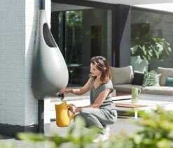 Elho Pure Raindrop 70L - Geel/Oker -Tuin En Buiten 1200x1028 1