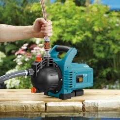 GARDENA - Classic Besproeiingspomp 3000/4 Compleet - Waterpomp - Incl. 3.5 M Aanzuigslang En 20 M Slang 13 GARDENA - Classic Besproeiingspomp 3000/4 Compleet - Waterpomp - Incl. 3.5 M Aanzuigslang En 20 M Slang -Tuin En Buiten 1200x1200 559