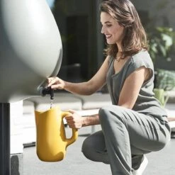 Elho Pure Raindrop 70L - Geel/Oker -Tuin En Buiten 1200x1200 666