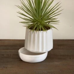 Riviera Maison Plantenbak Rond, Bloempot Met Ribbel - RM Let It Grow Planter - Wit - Porselein - Maat S -Tuin En Buiten 1200x1200 815