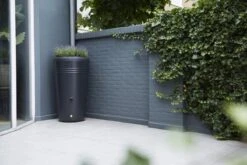 Elho Green Basics Regenton - Regenton - Living Black - Buiten - 200 Liter 25 Elho Green Basics Regenton - Regenton - Living Black - Buiten - 200 Liter -Tuin En Buiten 1200x800 137