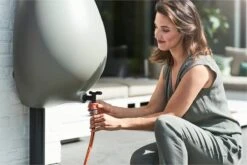 Elho Pure Raindrop 70L - Geel/Oker -Tuin En Buiten 1200x800 148