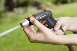 GARDENA - Premium Reinigingssproeier Spuitpistool - Metaal - Voor Reiniging En Bewatering 21 GARDENA - Premium Reinigingssproeier Spuitpistool - Metaal - Voor Reiniging En Bewatering -Tuin En Buiten 1200x801 8