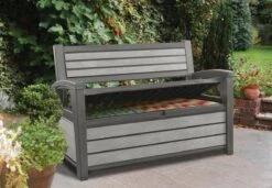 Keter - Hudson Bench Box - 2-zits Bank - Opbergbox - Hout Look & Feel - 227L - 138x63x89cm - Antraciet 16 Keter - Hudson Bench Box - 2-zits Bank - Opbergbox - Hout Look & Feel - 227L - 138x63x89cm - Antraciet -Tuin En Buiten 1200x832