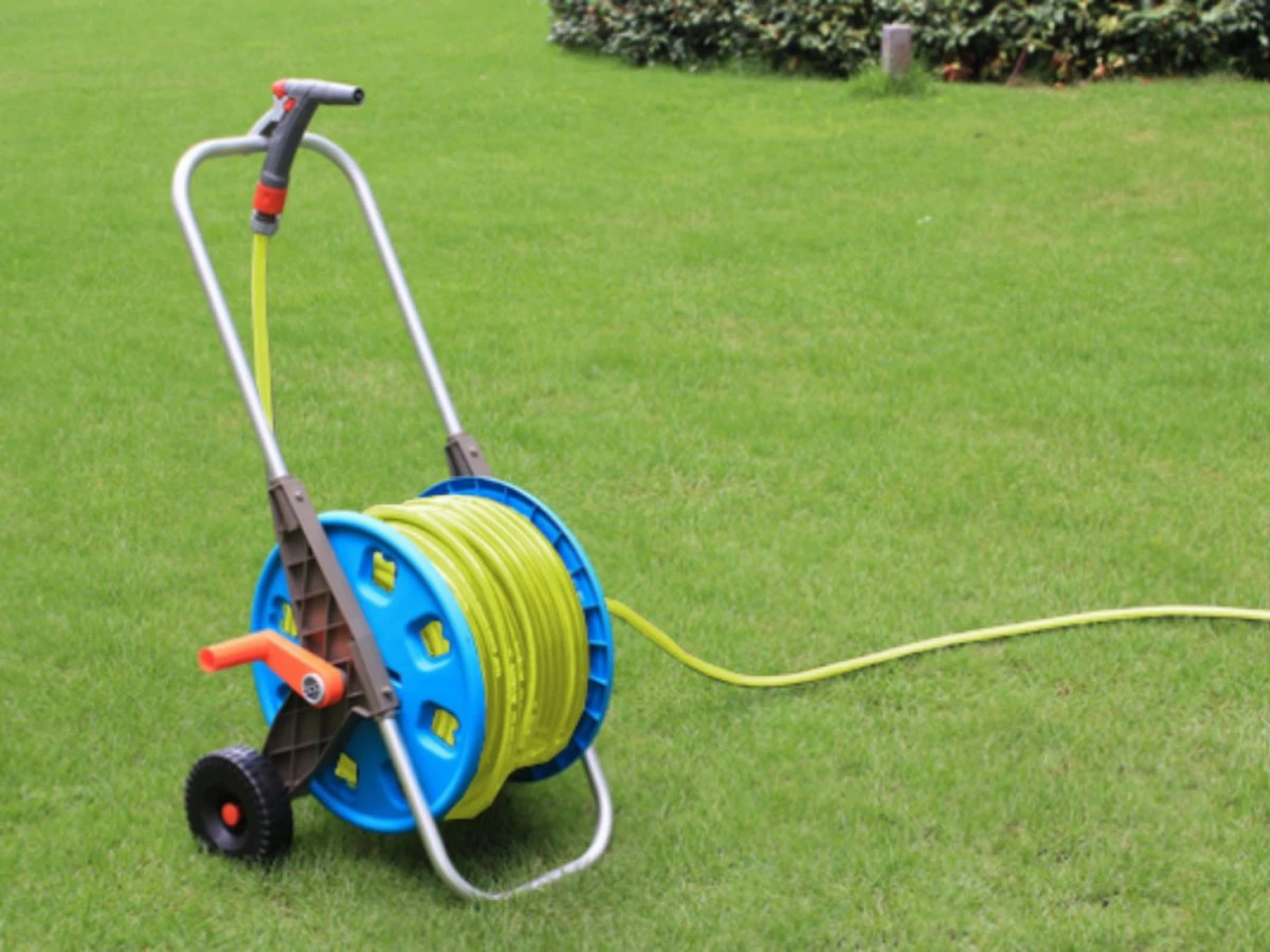 Slangenwagen Met 50 Meter Tuinslang | Eagle Garden | Incl. Spuitkopstuk En Connectors | Geel 3 Slangenwagen Met 50 Meter Tuinslang | Eagle Garden | Incl. Spuitkopstuk En Connectors | Geel - Afbeelding 3