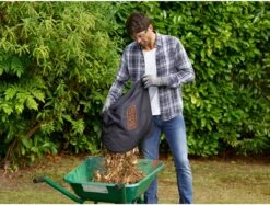 Black & Decker BLACK+DECKER BEBLV300SB-QS Bladblazer - 404 Km/u - 3000W - Zuig-/blaasfunctie - Gesnoerd 20 Black & Decker BLACK+DECKER BEBLV300SB-QS Bladblazer - 404 Km/u - 3000W - Zuig-/blaasfunctie - Gesnoerd -Tuin En Buiten 1200x910