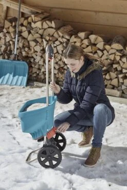 GARDENA Strooiwagen XL Strooikar - 800m2 - 18 Liter -Tuin En Buiten 799x1200 3