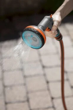 GARDENA - Comfort Broeskop - 5 Straalsoorten - Grijs 26 GARDENA - Comfort Broeskop - 5 Straalsoorten - Grijs -Tuin En Buiten 800x1200 23