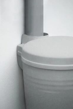 Elho Green Basics Rain Catcher 33 - Regenton Voor Balkonbuiten - Ø 33.5 X H 73.5 Cm - Grijs/Living Concrete 11 Elho Green Basics Rain Catcher 33 - Regenton Voor Balkonbuiten - Ø 33.5 X H 73.5 Cm - Grijs/Living Concrete -Tuin En Buiten 800x1200 35