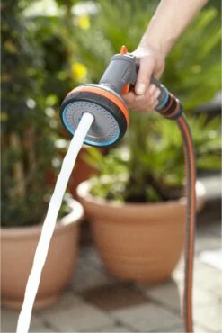 GARDENA - Comfort Broeskop - 5 Straalsoorten - Grijs 20 GARDENA - Comfort Broeskop - 5 Straalsoorten - Grijs -Tuin En Buiten 801x1200 1