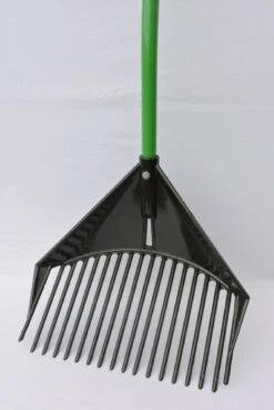 Golden Gark Multihark - Voor Harken, Scheppen En Zeven - Per Stuk – Groen 9 Golden Gark Multihark - Voor Harken, Scheppen En Zeven - Per Stuk – Groen -Tuin En Buiten 803x1200